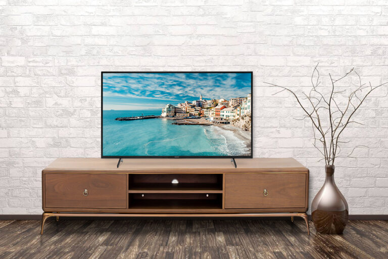 Empty interior of room with vase over brick wall background 3d rendering